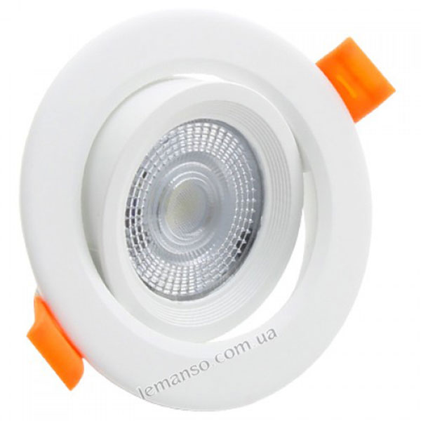 Энергоэффективное освещение офиса с помощью тонких потолочных LED-панелей.